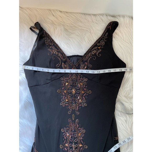 Elegant Black Embroidered Dress - Picture 13 of 15